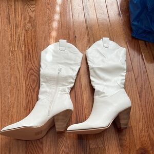 Women's White Western Boots- Never Worn